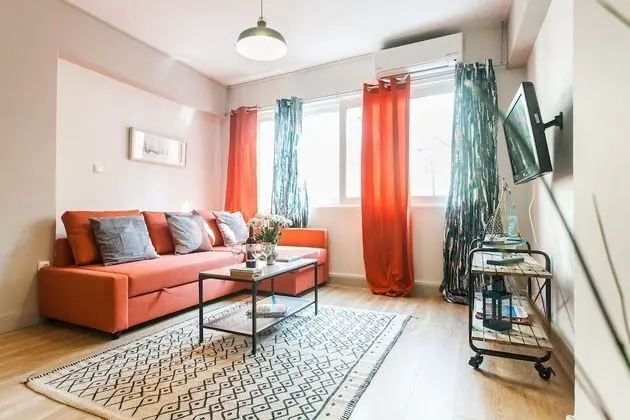 Newly renovated, centrally located near Acropolis