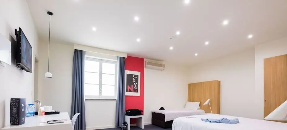 Üç Kişilik Oda
