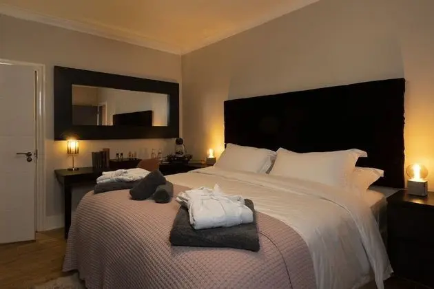 The Courtyard Suite