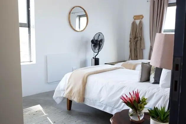 Self-Catering Unit with 2 separate Rooms