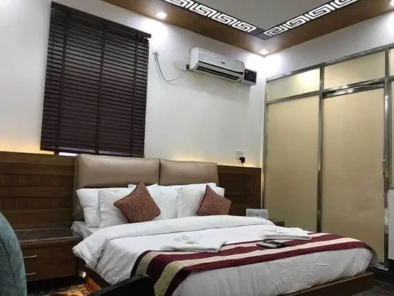 Tek Büyük Yataklı Oda, 1 Çift Kişilik Yatak