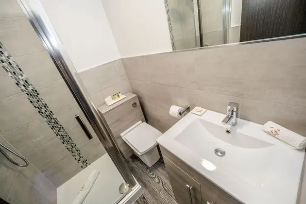 Superior Tek Büyük Yataklı Oda, Banyolu/Duşlu