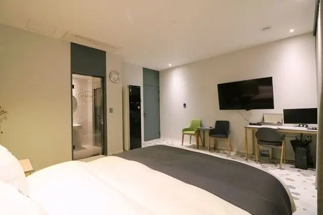 Deluxe Tek Büyük Yataklı Oda