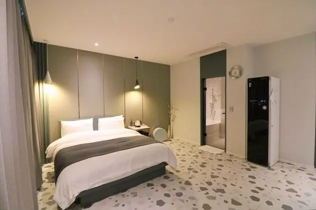 Deluxe Tek Büyük Yataklı Oda