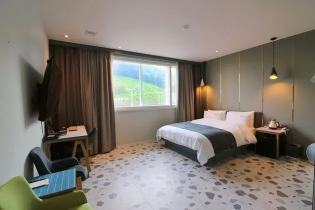 Deluxe Tek Büyük Yataklı Oda