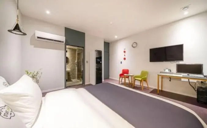 Standard Tek Büyük Yataklı Oda