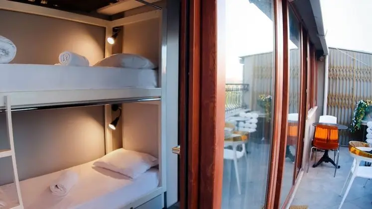 Basic Ortak Ranzalı Oda, Sadece kadınlar için, Ortak Banyo (2 Beds)