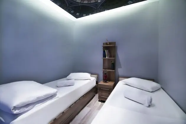 Basic Tek Büyük Yataklı Oda, Ortak Banyo
