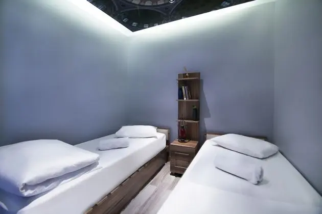 Oda With Shared Bathroom