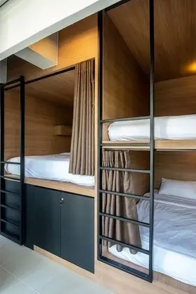 Mixed Dorm Double Bed Capsule 12-Beds