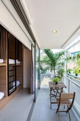 Mixed Dorm Double Bed Capsule 12-Beds