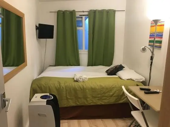 Tek Büyük Yataklı Oda, Ortak Banyo (Subbasement )