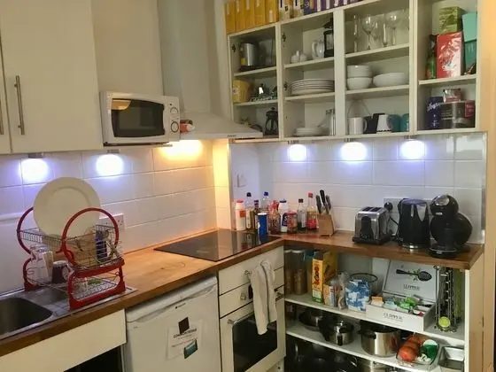 Tek Büyük Yataklı Oda, Ortak Banyo (Subbasement )