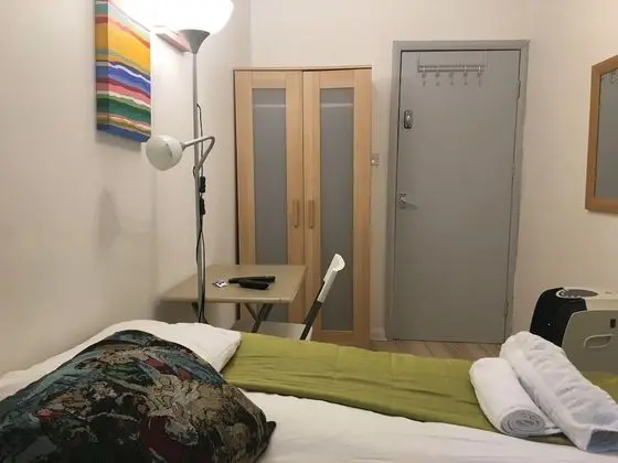 Tek Büyük Yataklı Oda, Ortak Banyo (Subbasement )