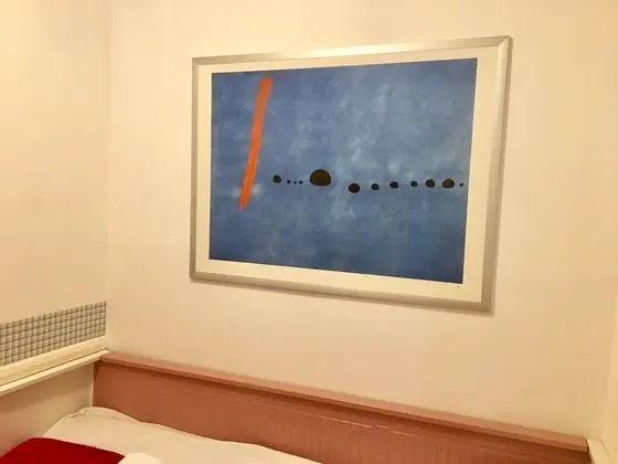 Tek Kişilik Oda, Ortak Banyo (No Windows )