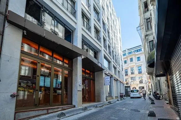 City Tek Büyük Yataklı Oda