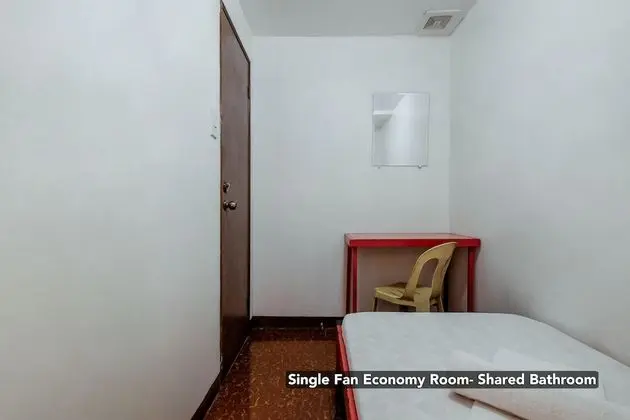 Single Fan Economy with Shared Bathroom