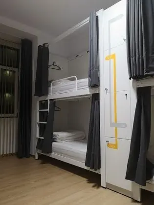Ortak Ranzalı Oda, Sadece kadınlar için, Ortak Banyo