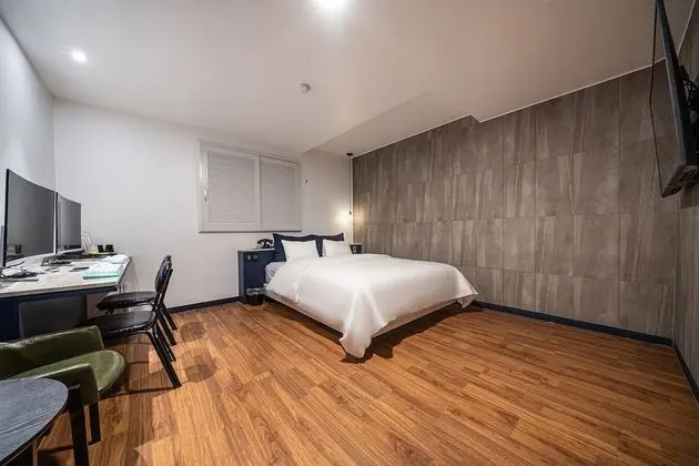 Deluxe Tek Büyük Yataklı Oda (Couple PC Room)