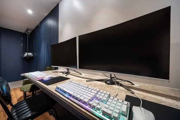 Deluxe Tek Büyük Yataklı Oda (Couple PC Room)