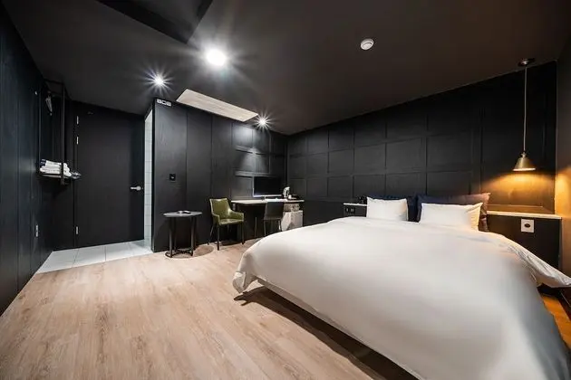 Standard Tek Büyük Yataklı Oda