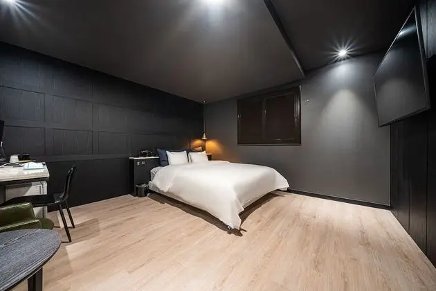 Standard Tek Büyük Yataklı Oda