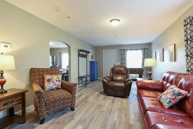 Ev (Stay-n-Play - DOWNTOWN BRANSON - Free)