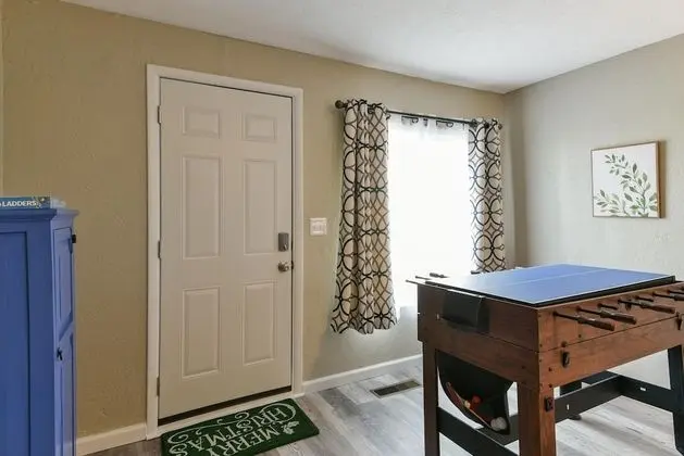 Ev (Stay-n-Play - DOWNTOWN BRANSON - Free)
