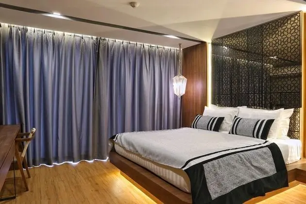 Deluxe Tek Büyük Yataklı Oda
