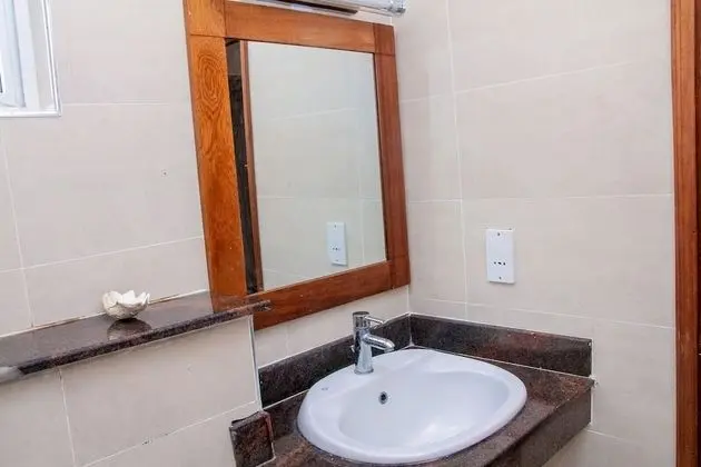 Business Tek Büyük Yataklı Oda