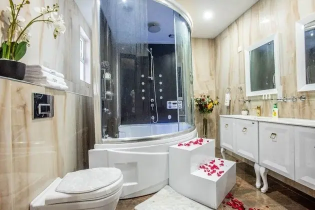 Luxury Tek Büyük Yataklı Oda