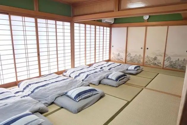 Ortak Ranzalı Oda, Karma Ranzalı Oda (1 Futon)