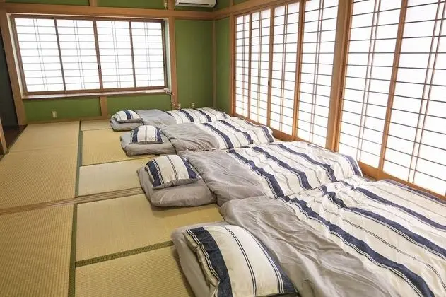 Ortak Ranzalı Oda, Karma Ranzalı Oda (1 Futon)