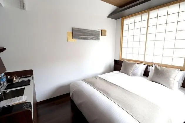 Standard Oda (1 Queen Bed)