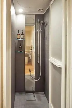 Standard Oda (1 King bed, and Upper Bunk bed)