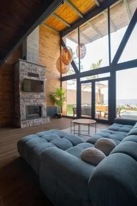 1+1 Bungalov, Göl Manzaralı, Isıtmalı Özel Havuzlu