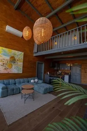Bungalow 2+1 Oda, Göl Manzaralı, Isıtmalı Özel Havuzlu