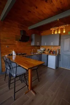 Bungalow 2+1 Oda, Göl Manzaralı, Isıtmalı Özel Havuzlu