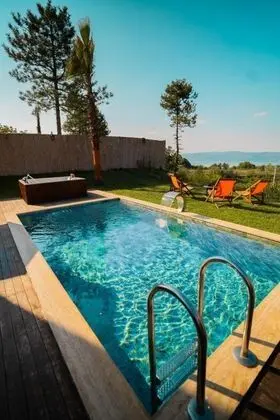 Bungalow 2+1 Oda, Göl Manzaralı, Isıtmalı Özel Havuzlu