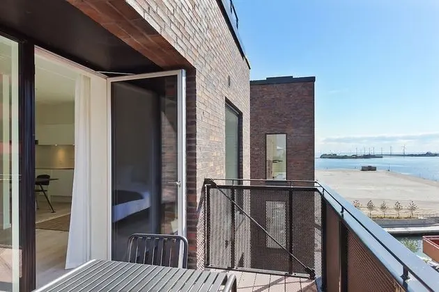 Stüdyo, Balkon
