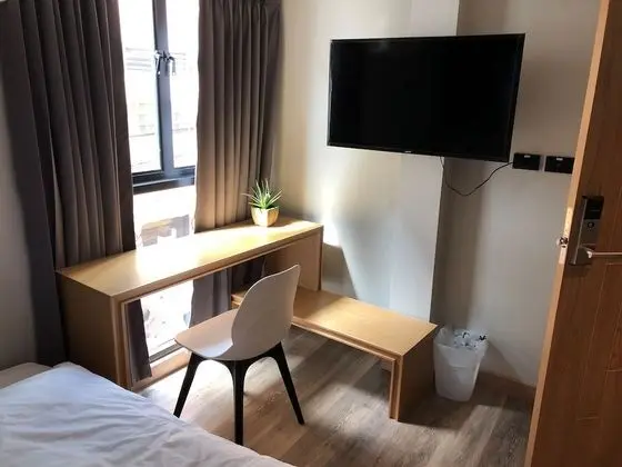 Private Room with Shared Bathroom