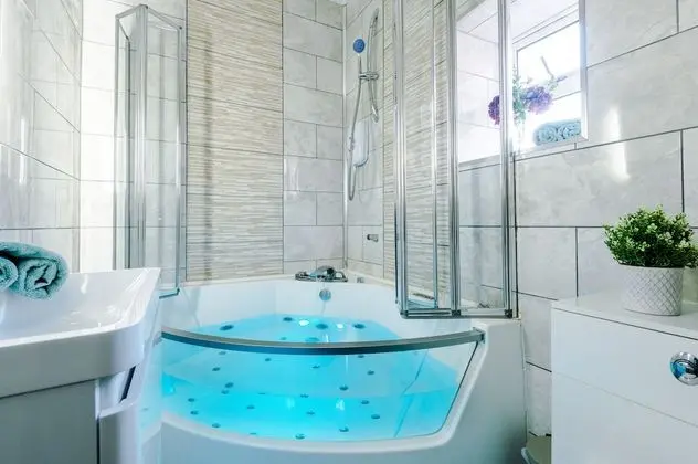 Deluxe Apart Daire, Sıcak Su Havuzu