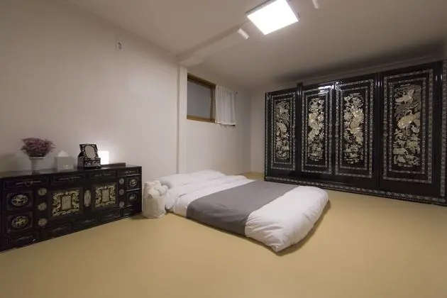 Dört Kişilik Oda, 2 Büyük (Queen) Boy Yatak, Ortak Banyo