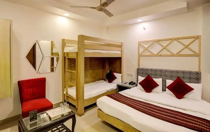 Deluxe Dört Kişilik Oda, Sigara İçilmez, Penceresiz