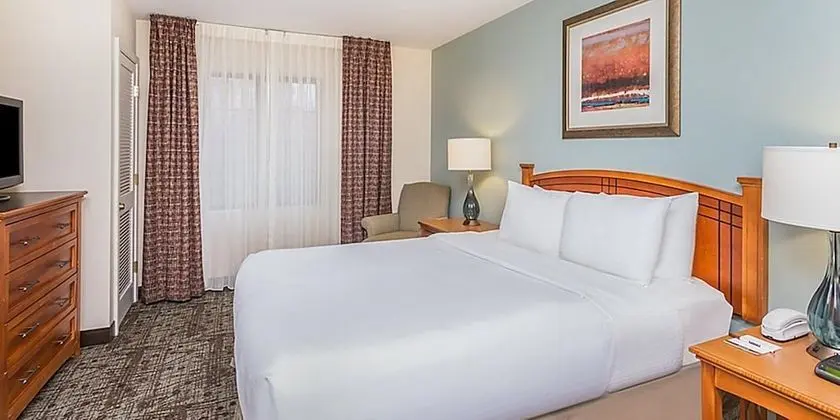 Süit, 1 Büyük (Queen) Boy Yatak ve Çekyat (One Bedroom)