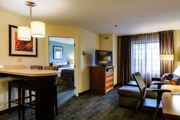 Süit, 1 Büyük (Queen) Boy Yatak ve Çekyat (One Bedroom)