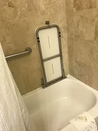 Süit, 2 Yatak Odası, Engellilere Uygun, Mutfak (Roll-In Shower)
