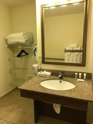 Süit, 2 Yatak Odası, Engellilere Uygun, Mutfak (Roll-In Shower)