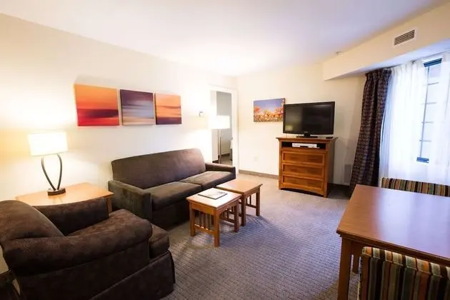 Süit, Birden Çok Yatak (Two Bedroom Queen and 2 Doubles)
