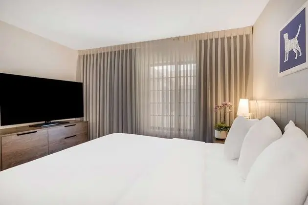 Süit, Birden Çok Yatak (Two Bedroom Suite-Queen and 2 Queens)